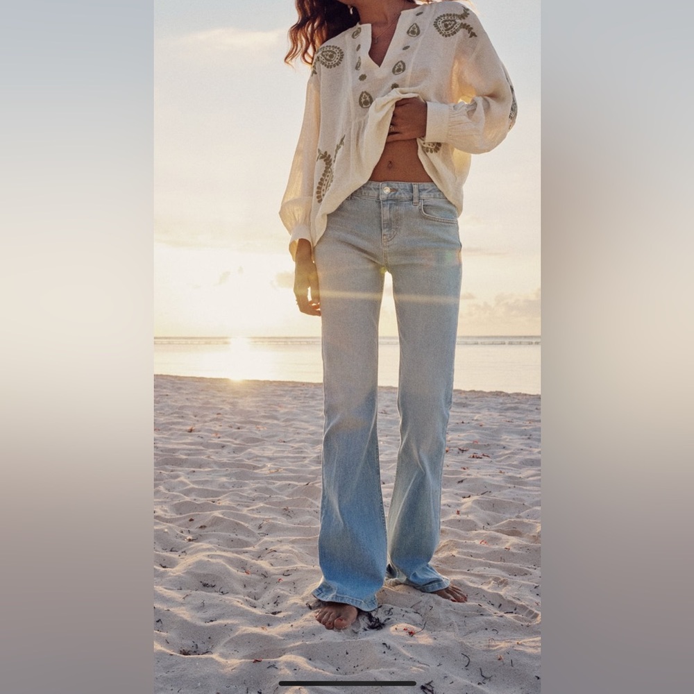 Low rise Z1975 full length flared jeans